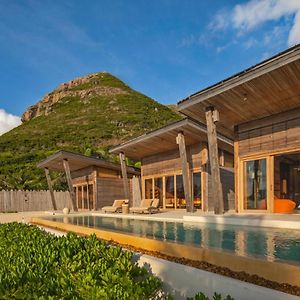 Pool Three-Bedroom Villa