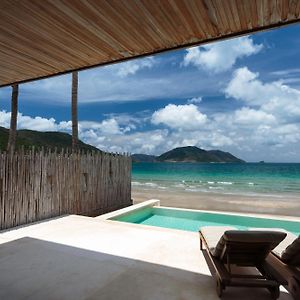 Pool Duplex Beachfront Villa